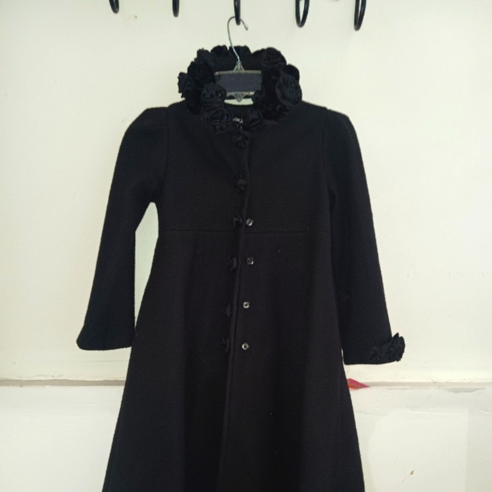 Beautiful black dress code with removable collar